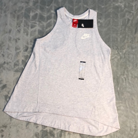 SOLD - Nike new with tags women’s tank top - Picture 2 of 8